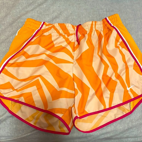 Nike shorts - Picture 1 of 2